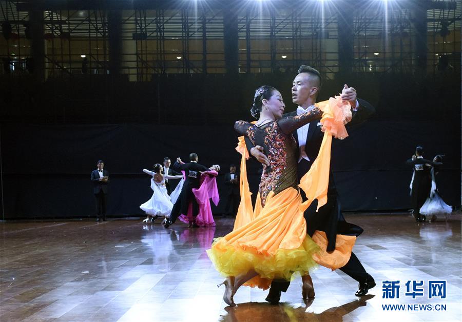 内蒙古国际标准舞全国公开赛在呼和浩特开赛